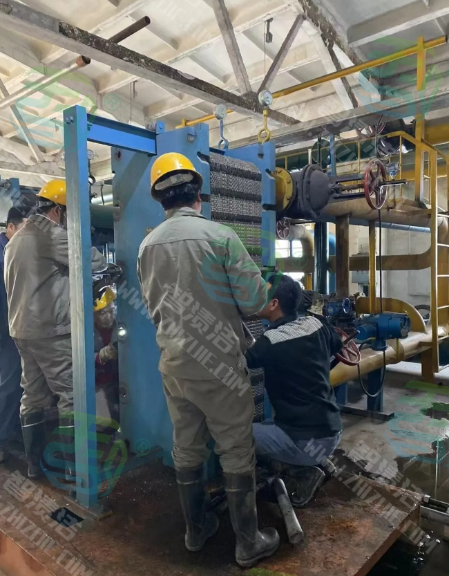 动力厂顺利完成循环水系统板式换热器清洗工作