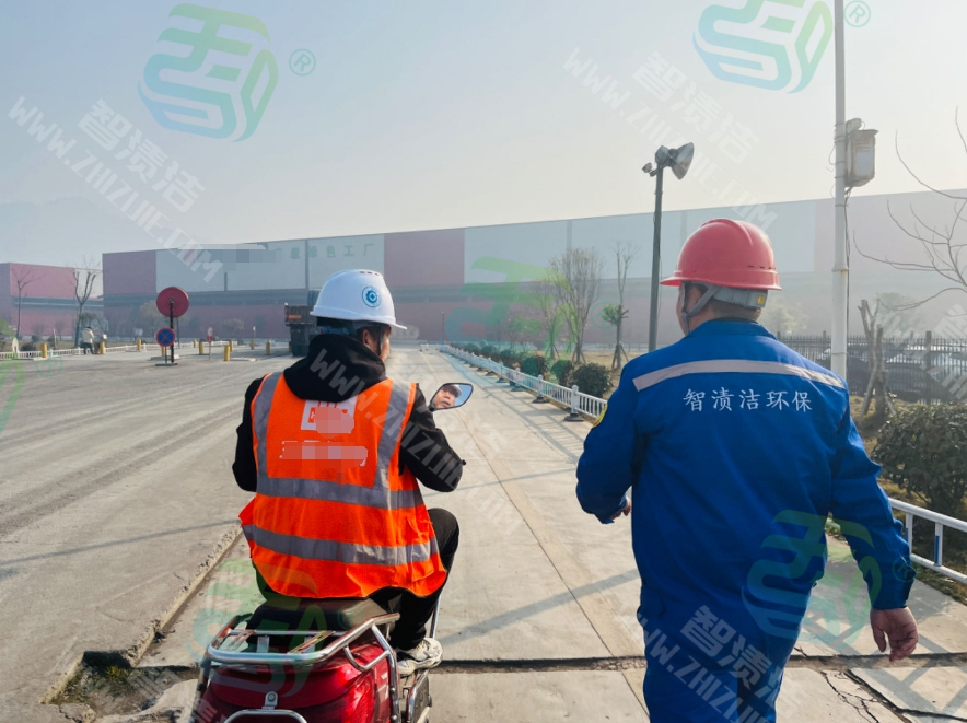 智渍洁成功完成重庆北培水土工业园区某厂5万平光伏发电清洗项目